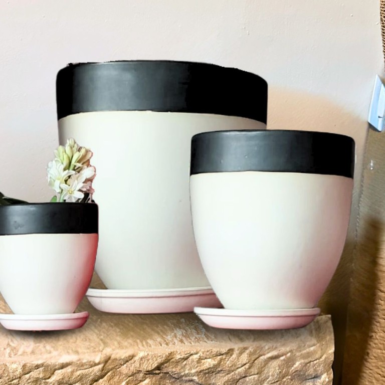 Black and White Bullet Pots